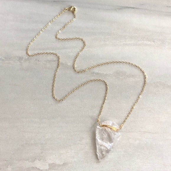 ❗️LAST❗️Raw Crystal Arrowhead Necklace - Picture 3 of 6